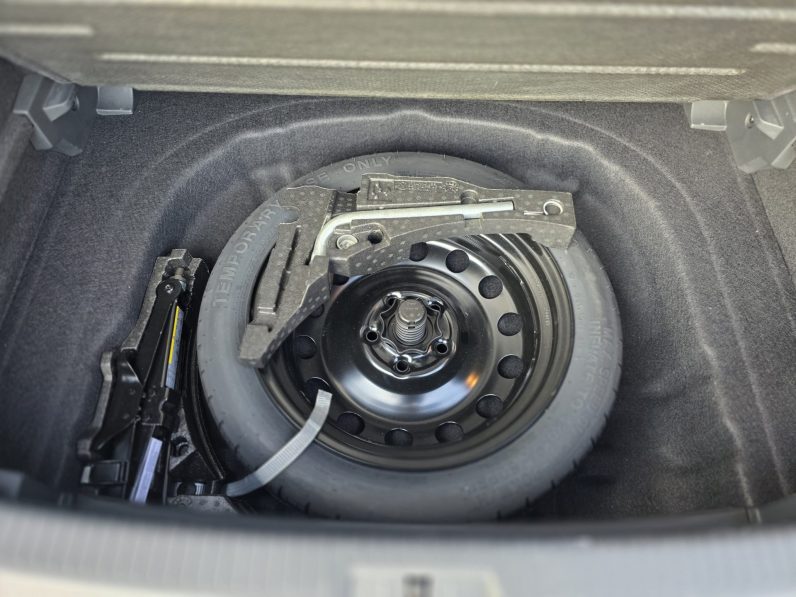 
								Volkswagen Golf TSI full									