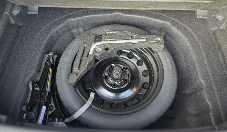 
								Volkswagen Golf TSI full									