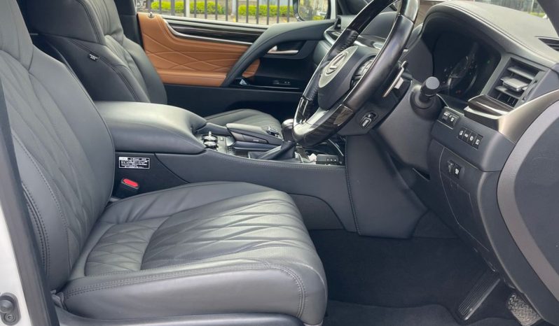 
								Lexus LX570 full									