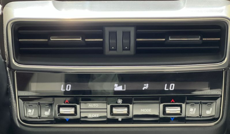 
								Lexus LX600 full									