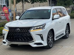 Lexus LX570