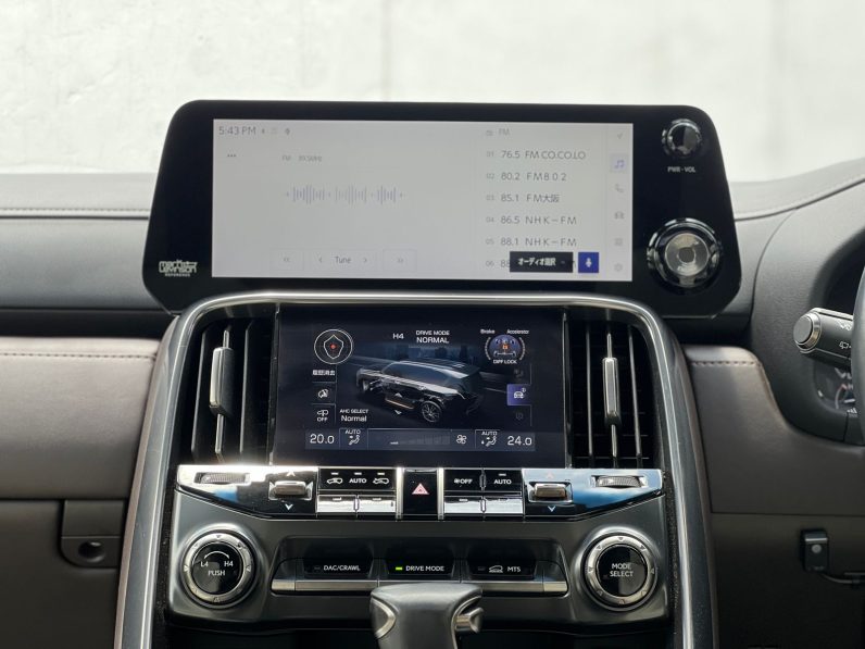 
								Lexus LX600 full									