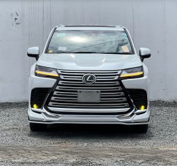Lexus LX600