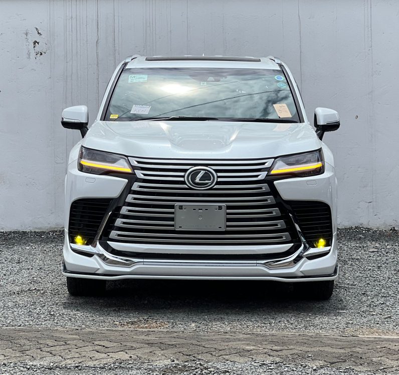 
								Lexus LX600 full									