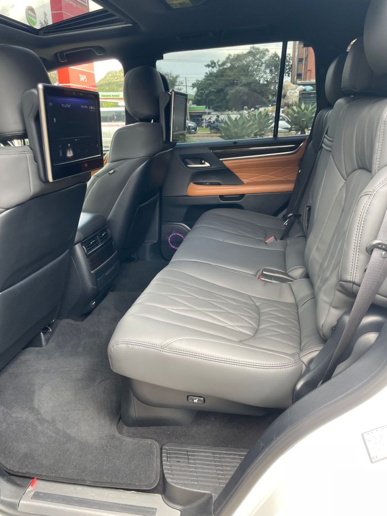 
								Lexus LX570 full									