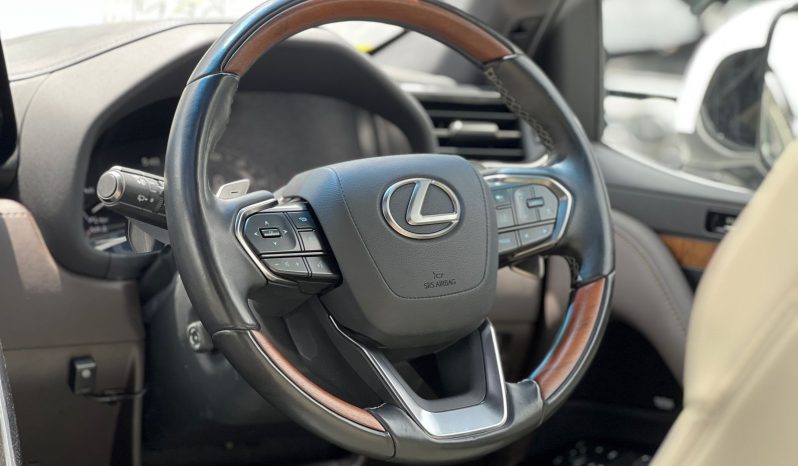 
								Lexus LX600 full									