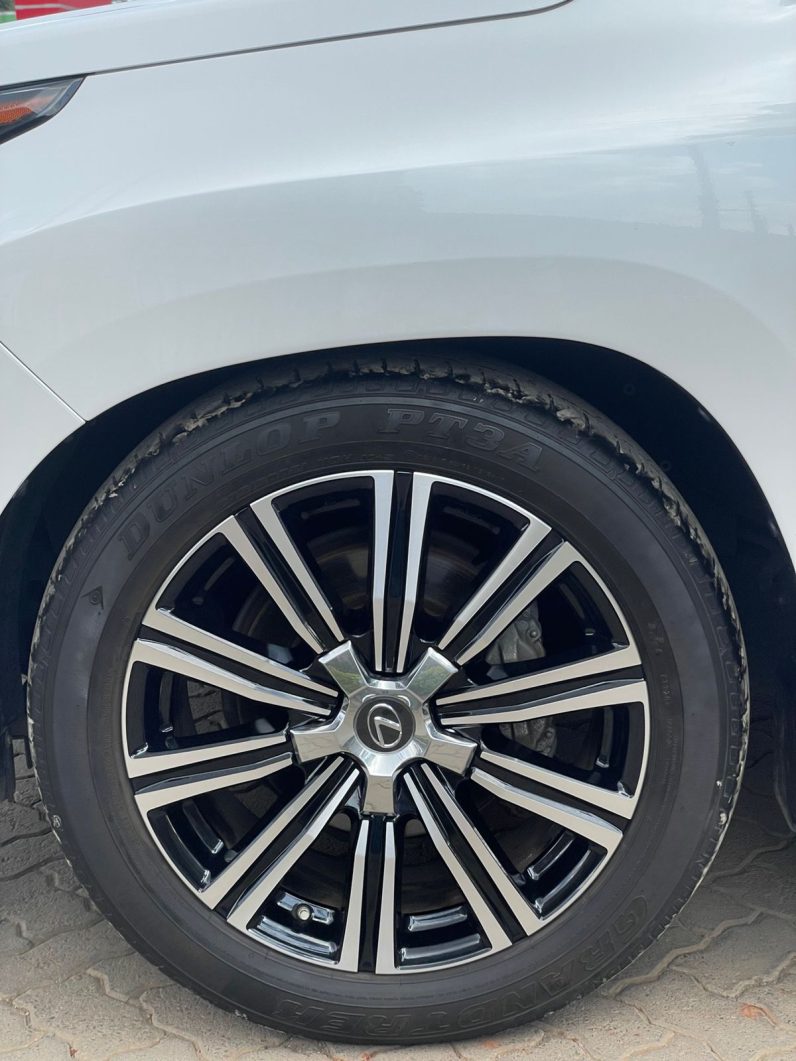 
								Lexus LX570 full									