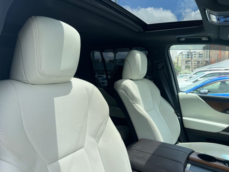 
								Lexus LX600 full									
