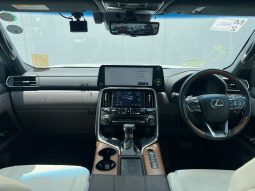 Lexus LX600