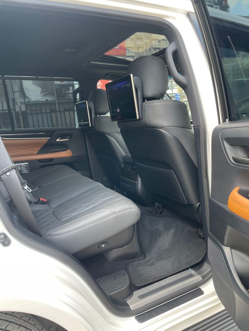 
								Lexus LX570 full									
