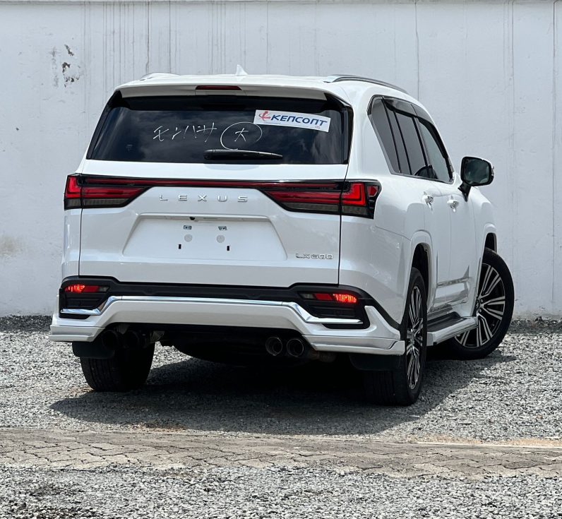 
								Lexus LX600 full									