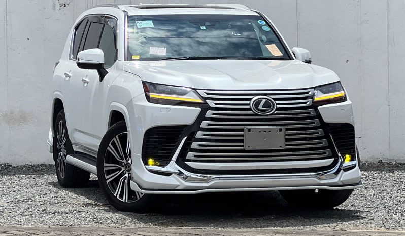 
								Lexus LX600 full									