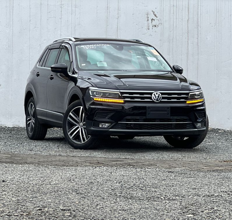 
								Volkswagen Tiquan full									