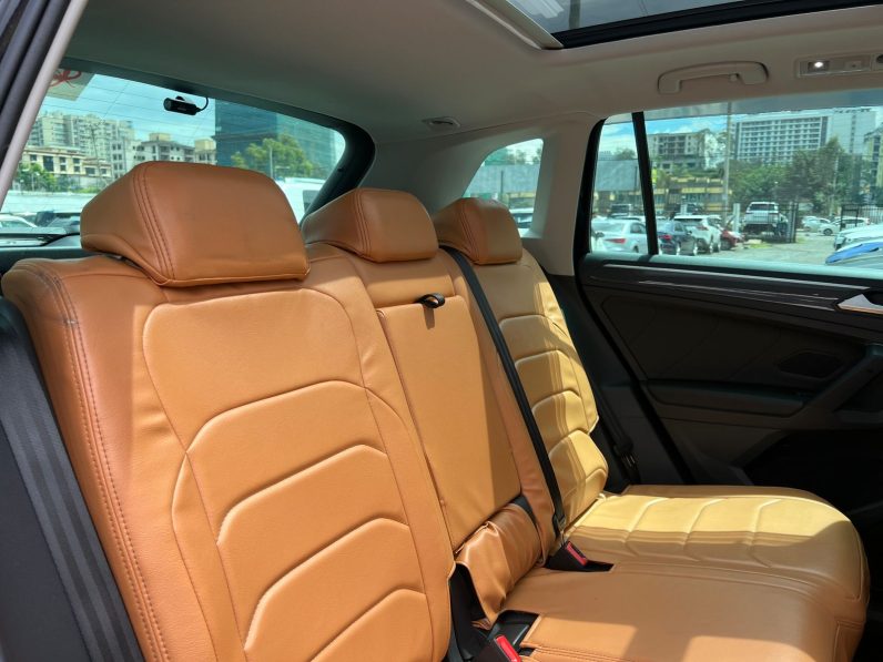 
								Volkswagen Tiquan full									