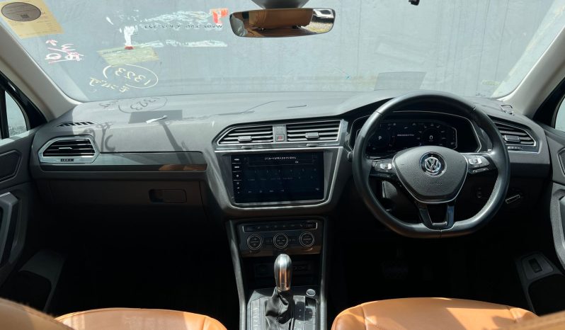 
								Volkswagen Tiquan full									
