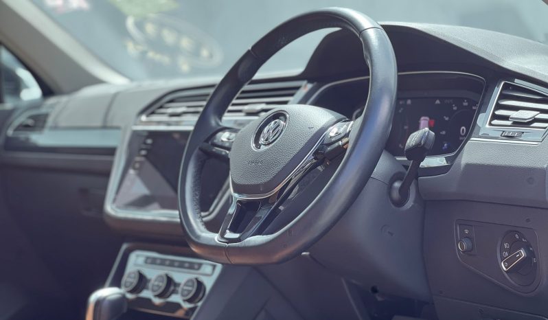 
								Volkswagen Tiquan full									