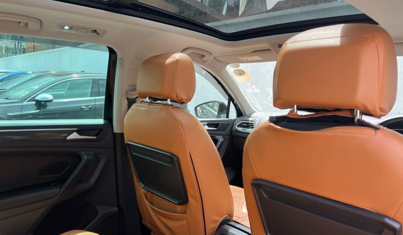 
								Volkswagen Tiquan full									