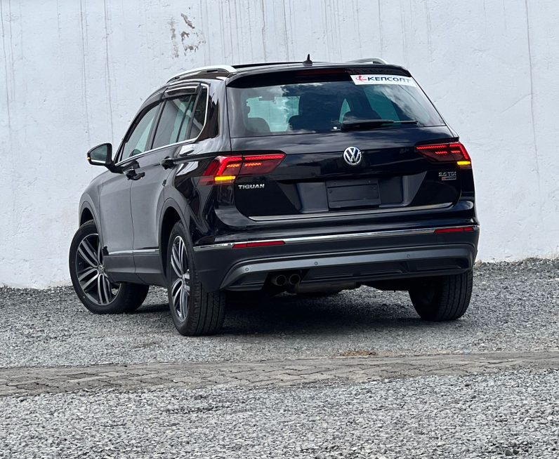 
								Volkswagen Tiquan full									