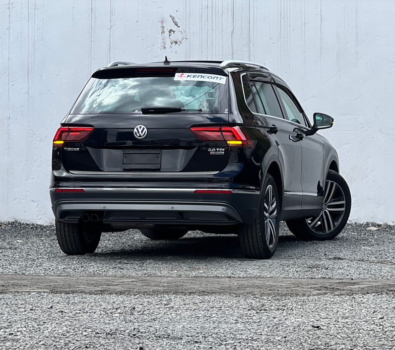 
								Volkswagen Tiquan full									