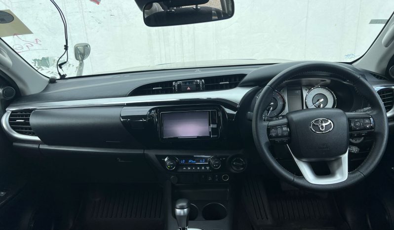 
								Toyota Hilux full									