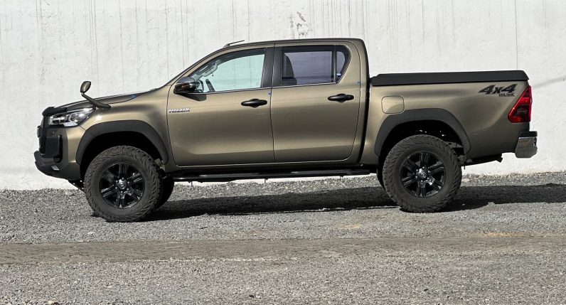 
								Toyota Hilux full									