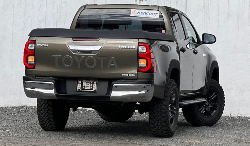 
								Toyota Hilux full									