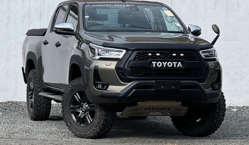 
								Toyota Hilux full									