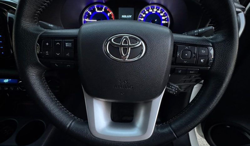
								Toyota Hilux full									