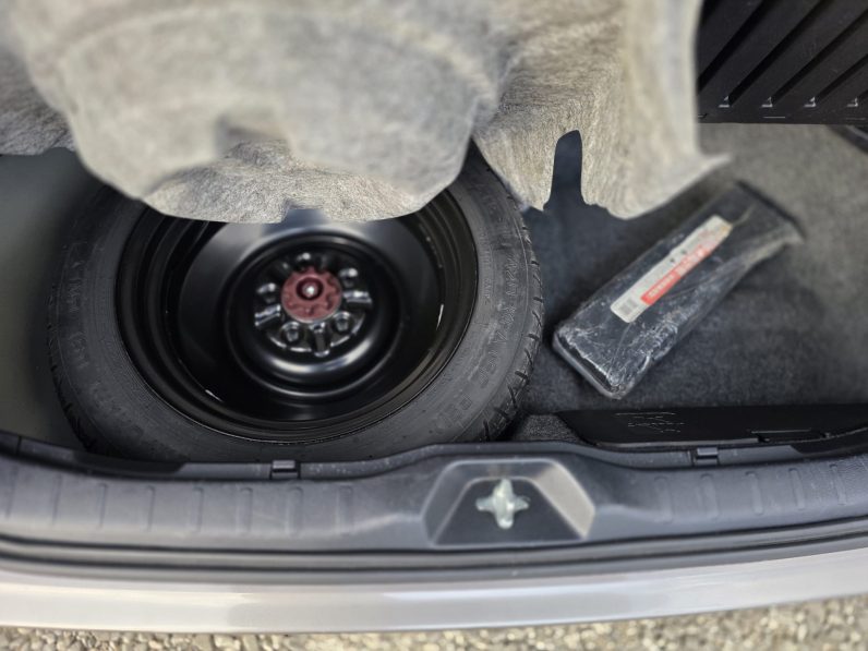 
								Toyota Voxy full									