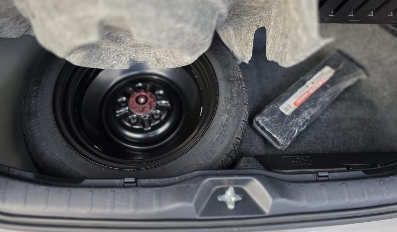 
								Toyota Voxy full									