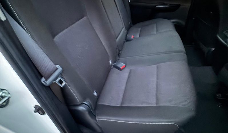 
								Toyota Hilux full									