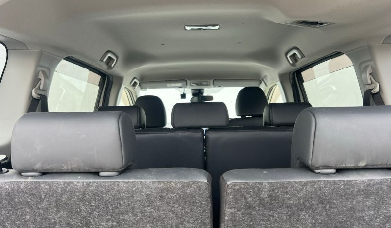 
								Toyota Sienta full									