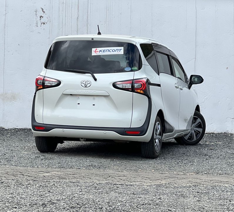 
								Toyota Sienta full									