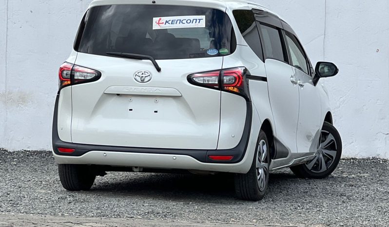 
								Toyota Sienta full									