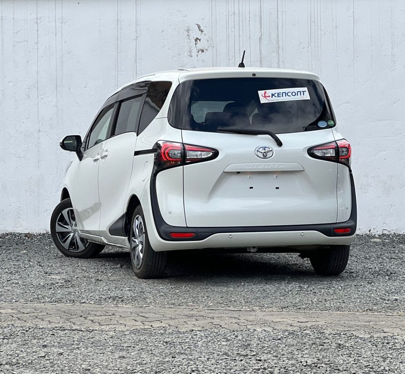 
								Toyota Sienta full									
