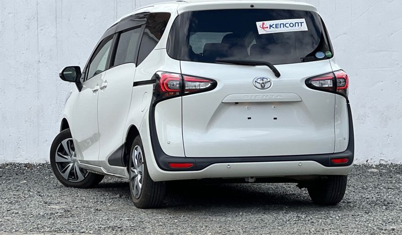 
								Toyota Sienta full									