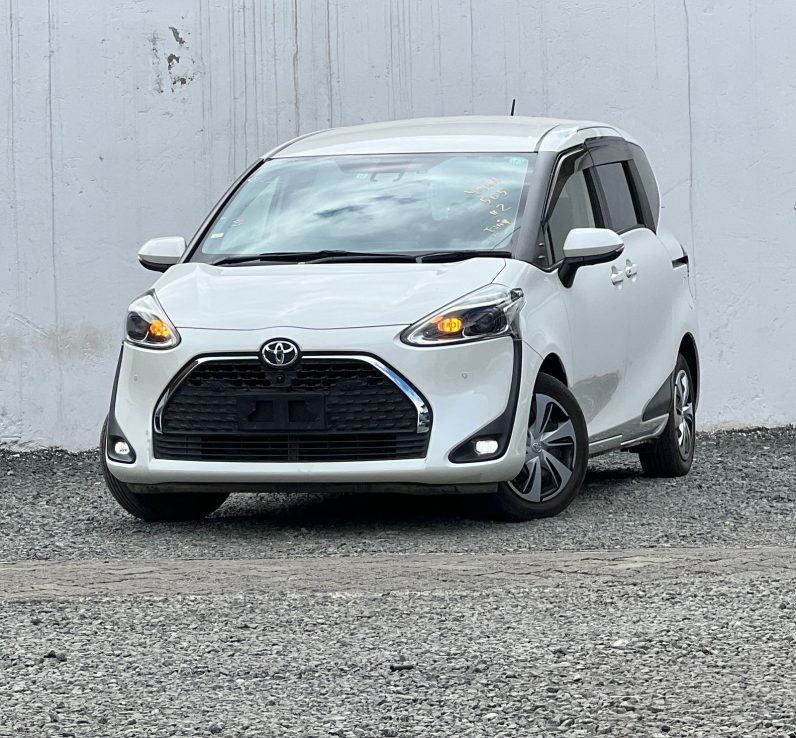 
								Toyota Sienta full									