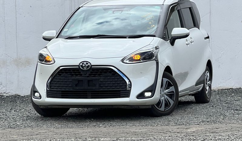 
								Toyota Sienta full									