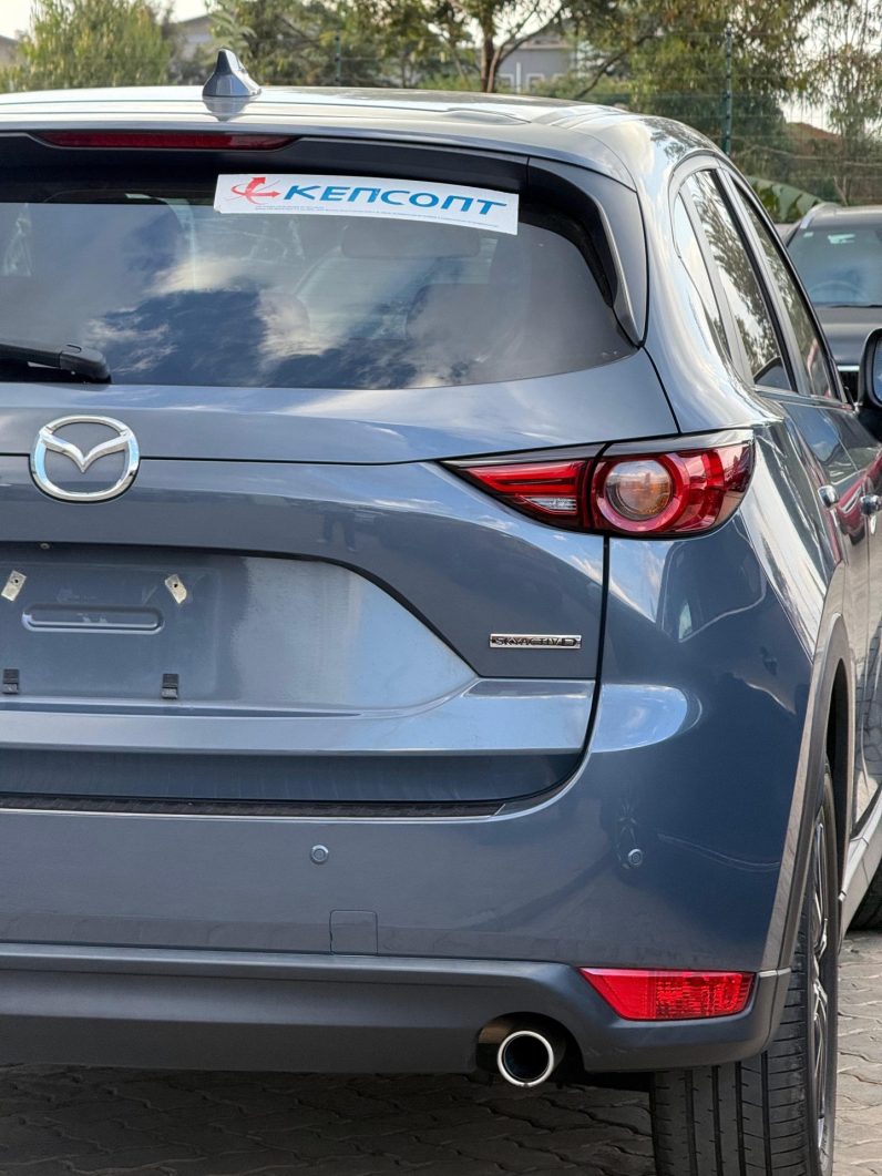 
								Mazda CX-5 full									