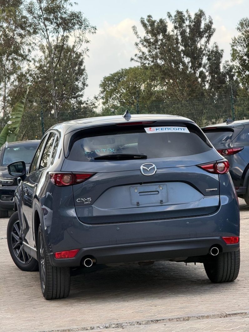 
								Mazda CX-5 full									