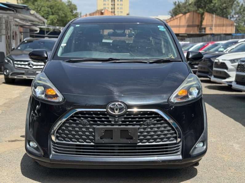 
								Toyota Sienta full									