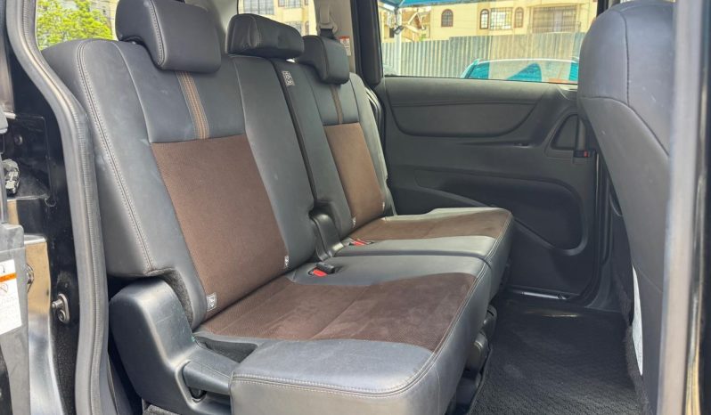 
								Toyota Sienta full									