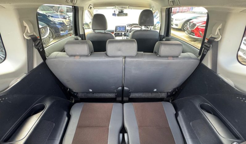 
								Toyota Sienta full									