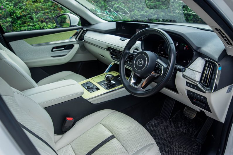 
								Mazda CX-60 full									