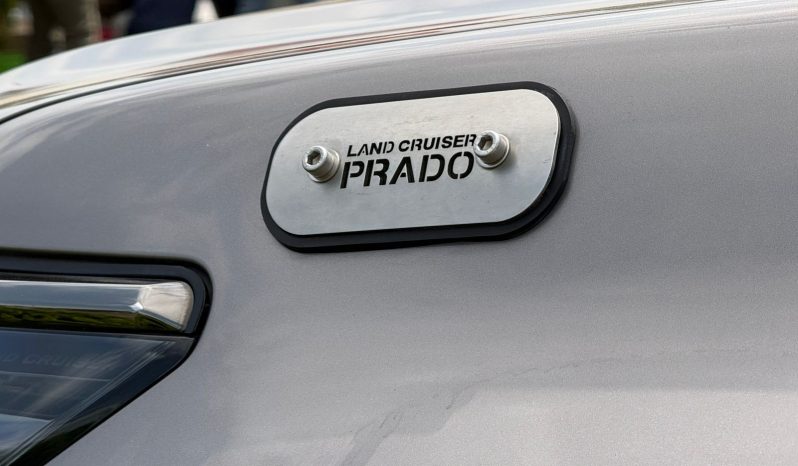 
								Toyota Land Cruiser Prado TXL full									