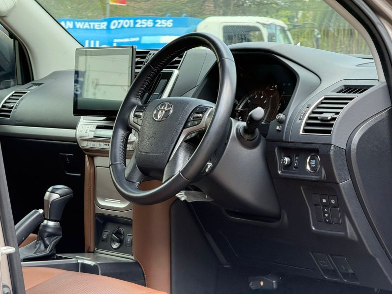 
								Toyota Land Cruiser Prado TXL full									