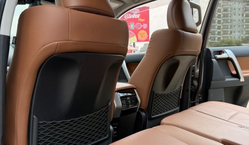 
								Toyota Land Cruiser Prado TXL full									