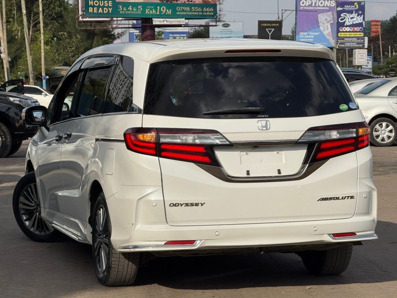 
								Honda Odyssey Absolute full									