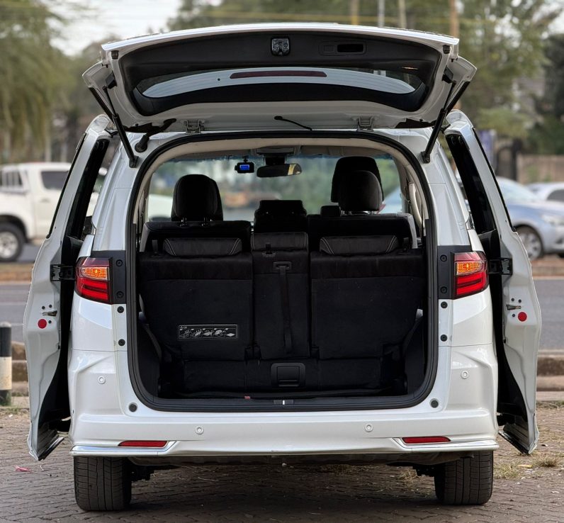 
								Honda Odyssey Absolute full									