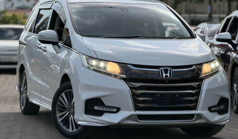 
								Honda Odyssey Absolute full									